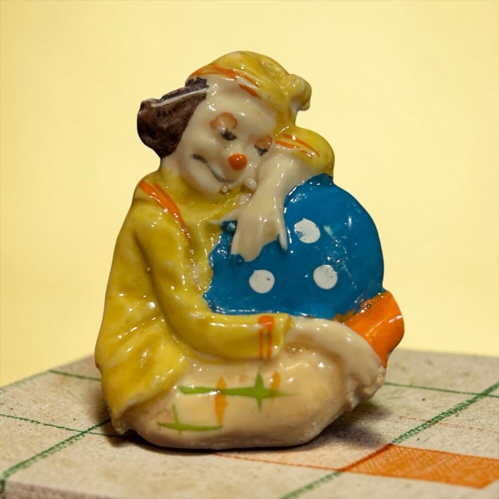 Vintage Sleepy Clown Brooch Yellow Blue Figural Ceramic Circus Clowncore Pin